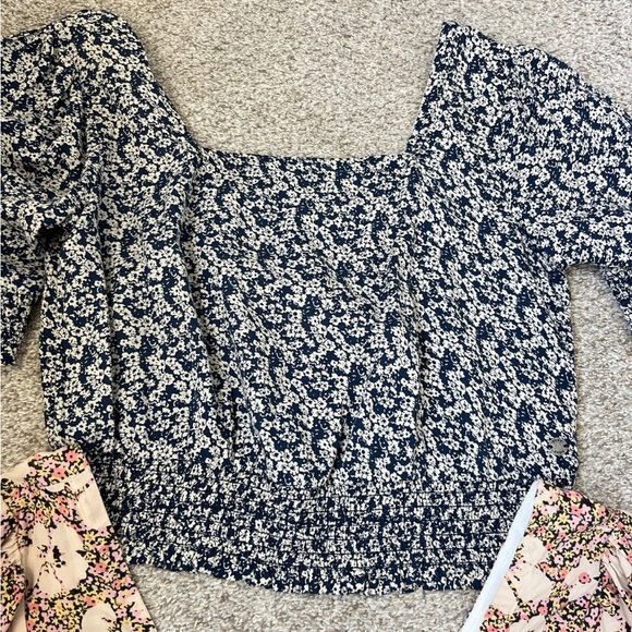 2 Roxy Tops Size small - Picture 8 of 8